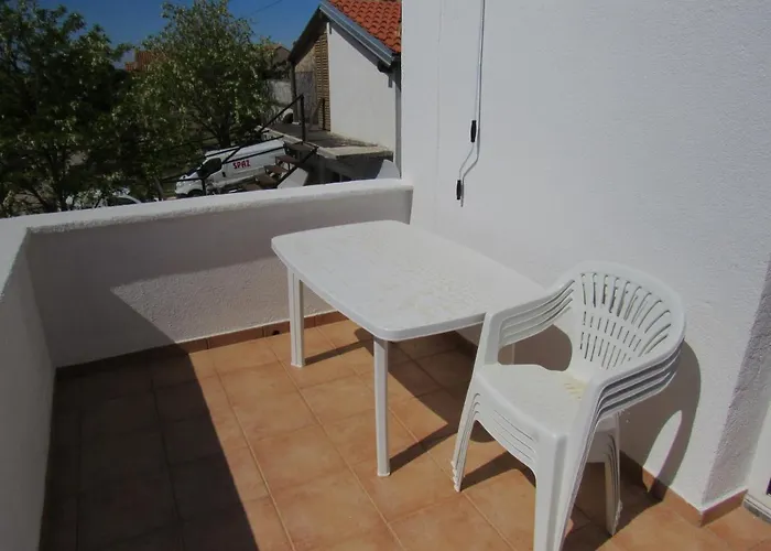 公寓 Festina Ivana 扎达尔