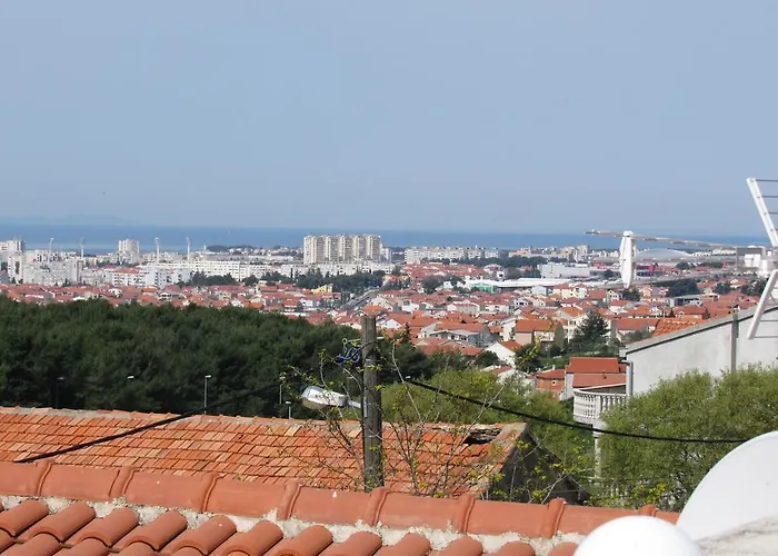 公寓 Festina Ivana 扎达尔